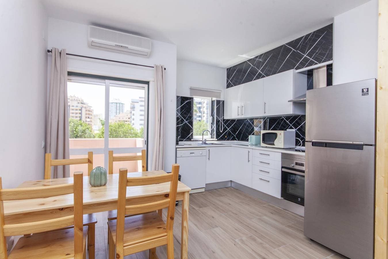 Foto 3 von 34: Ferienwohnung für 3 Personen mit Balkon
