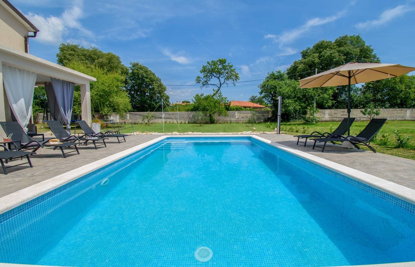 Foto 4 von 45: Schönes Ferienhaus zur alleinigen Nutzung mit priv