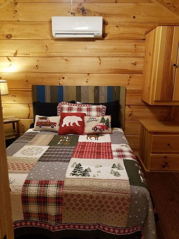 Foto 10 von 26: Lazy Daze Gemütliche Hütte! 5 Minuten nach Cherokee oder Bryson City.