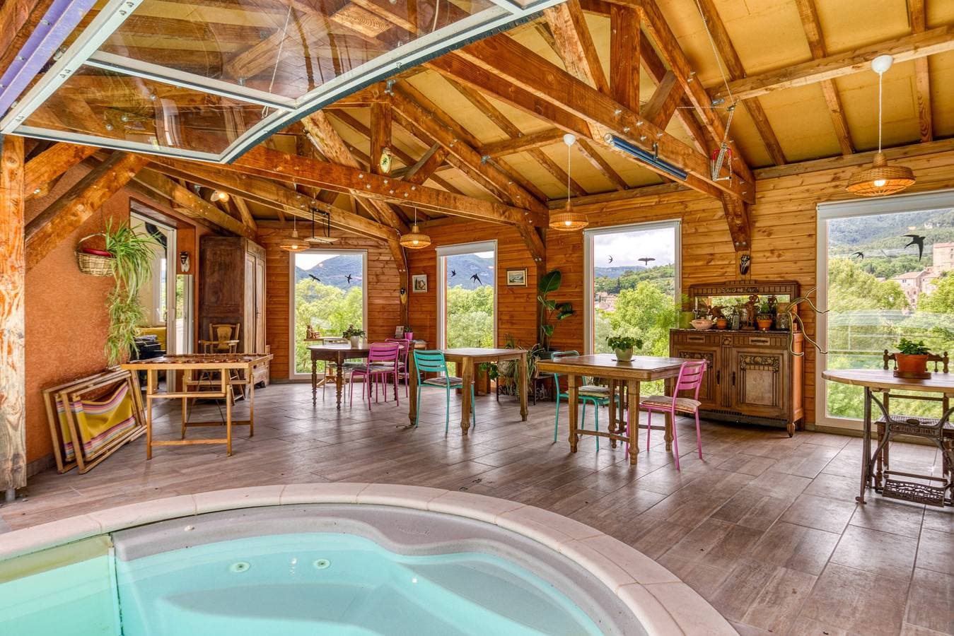 Foto 7 von 29: Gästezimmer „Chambre Madeleine“ mit Gemeinschaftspool, Terrasse und WLAN
