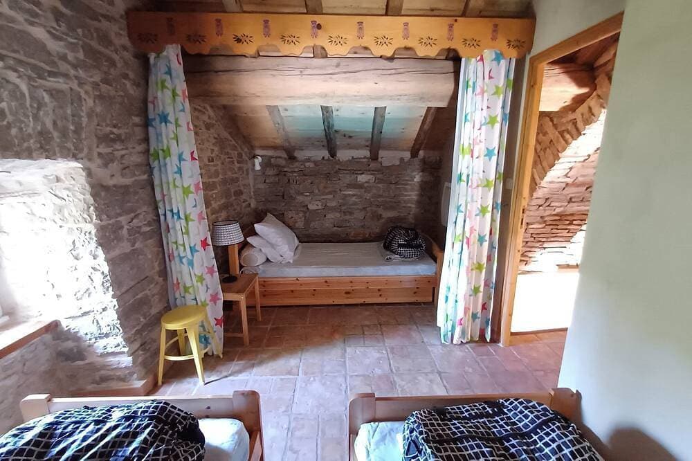 Foto 4 von 30: Le Cazal, Gîte de France, private heated pool