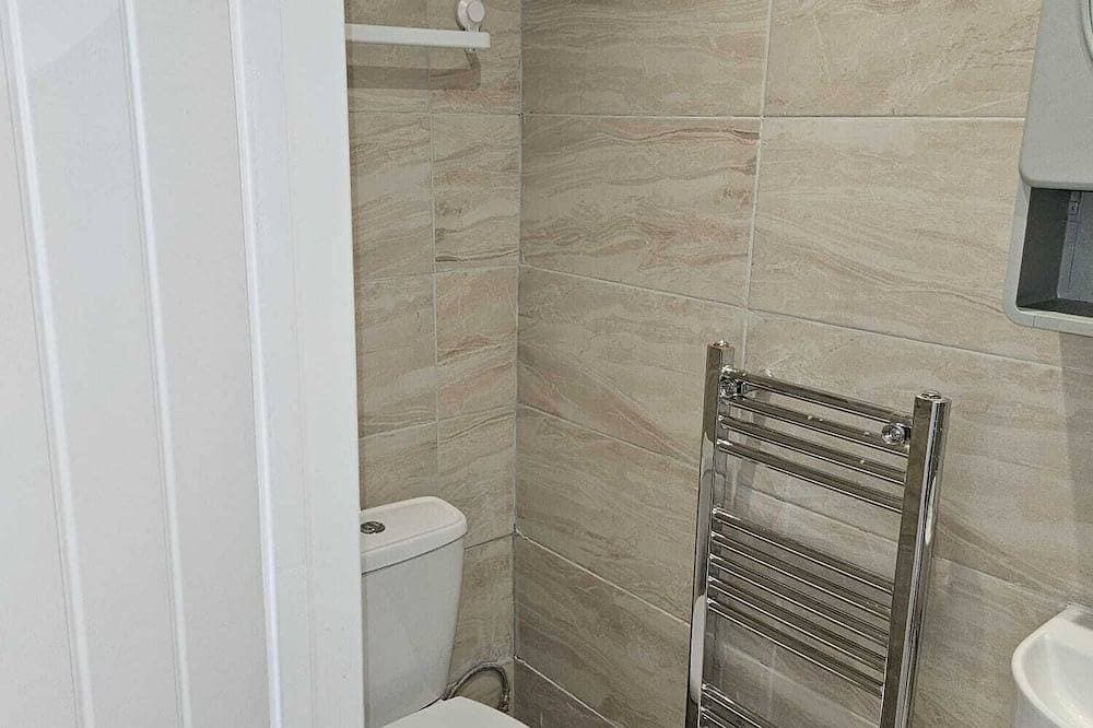 Foto 6 von 15: Doppelzimmer-Komfort-Ensuite mit Dusche-Gartenblick