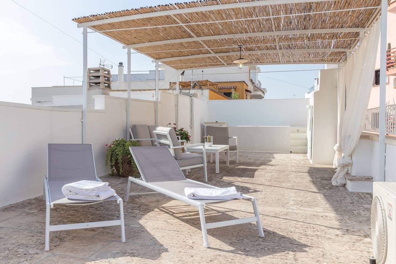 Foto 3 von 34: Ferienhaus L'Angolo di Giadia mit Pool, Terrasse und WLAN