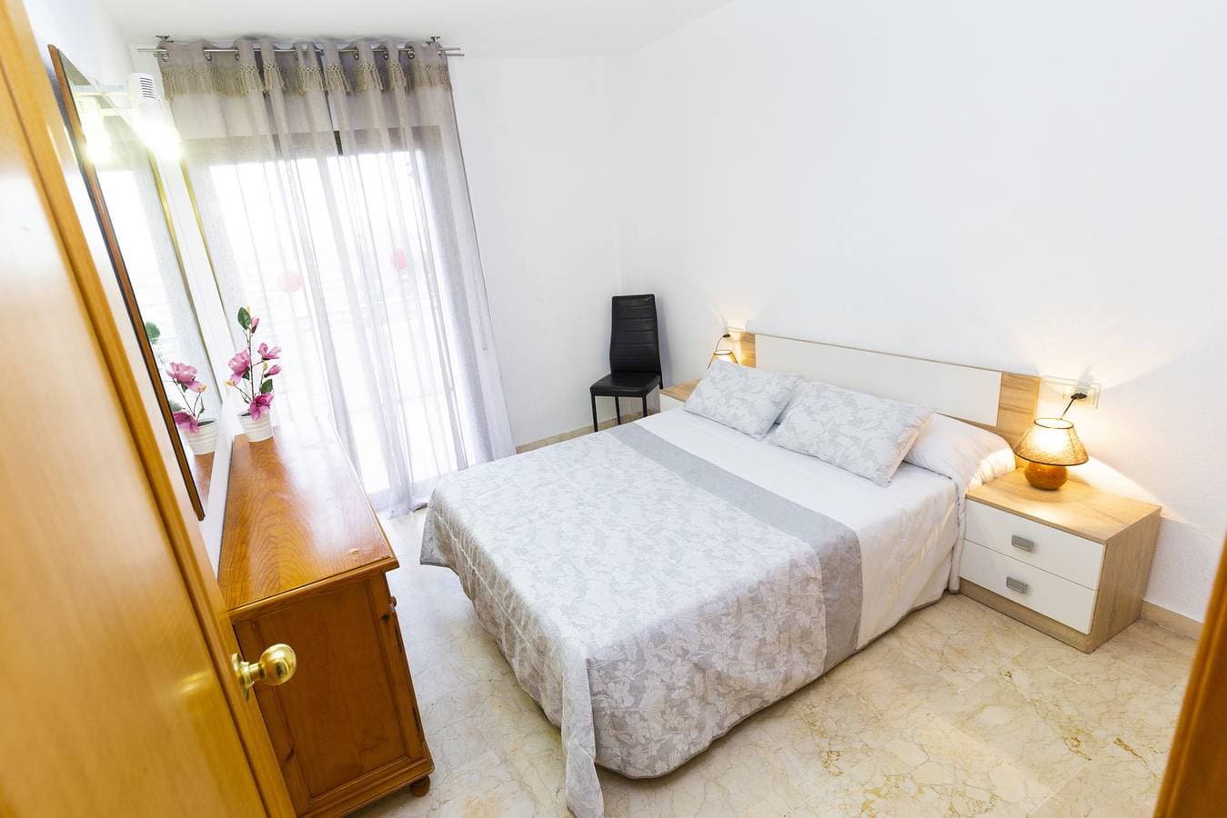 Foto 12 von 34: Ferienwohnung für 4 Personen mit Terrasse
