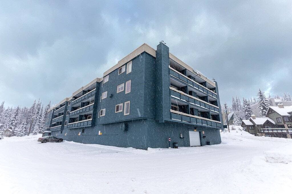 Foto 9 von 12: Großes Weißes Studio im Herzen des Dorfes