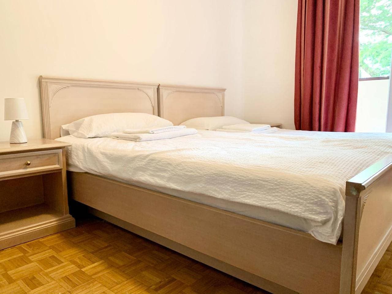 Foto 6 von 17: Two-Bedroom Apartment with Balcony
