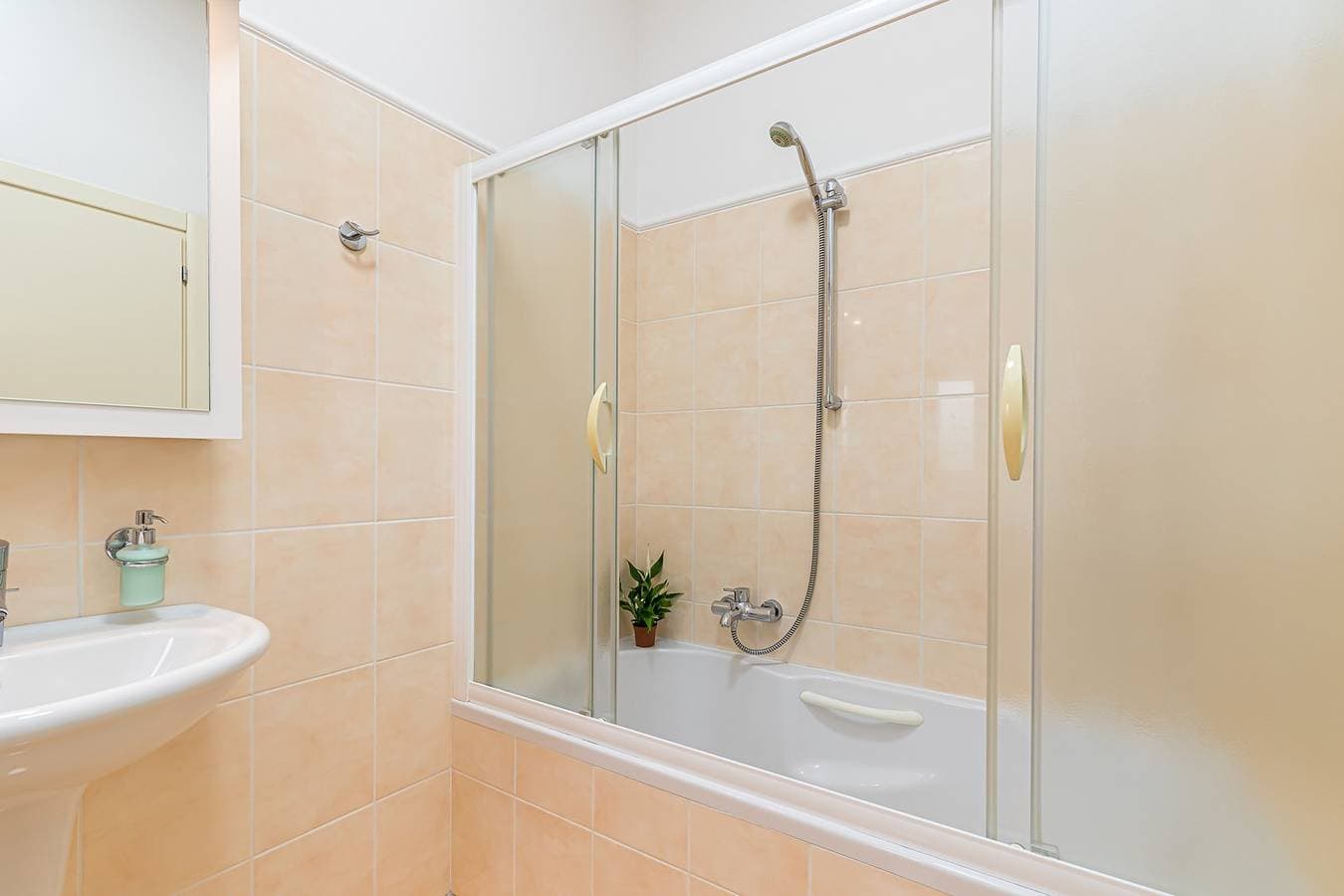 Foto 12 von 25: Ferienwohnung Irena A4 mit Pool - Mali Maj