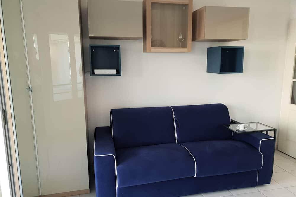 Foto 5 von 22: Elegantes, 30 m² großes Studio mit Aufzug und Terrasse, 30 m vom Meer entfernt, 7p AC / WLAN