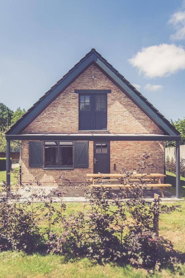 Foto 7 von 42: Five-Bedroom House