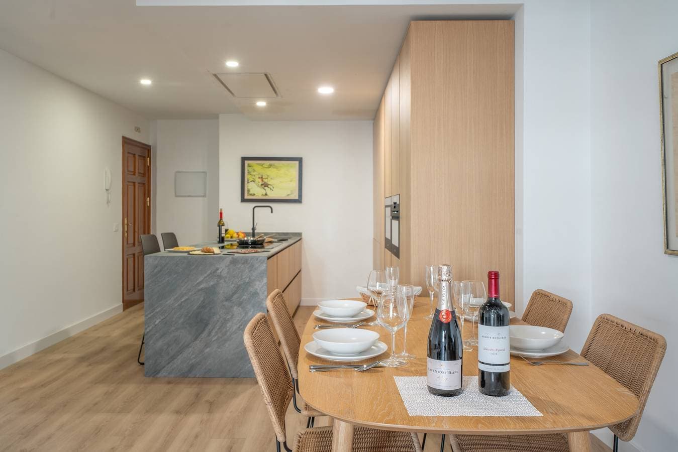 Foto 5 von 25: Ferienwohnung 'Apto 1B · Rincón Gourmet Alcalá' mit Balkon, WLAN & Klimaanlage