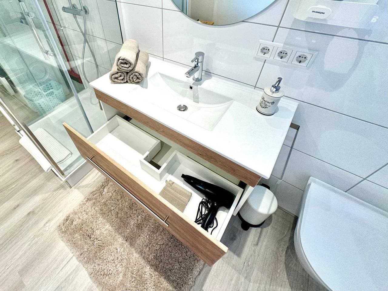 Foto 10 von 37: Ferienwohnung Schlafgemach/Boxspringbett & Wallbox