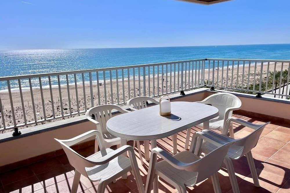 Geräumiges 3-Zimmer-Apartment direkt am Strand. Rodes-62 1