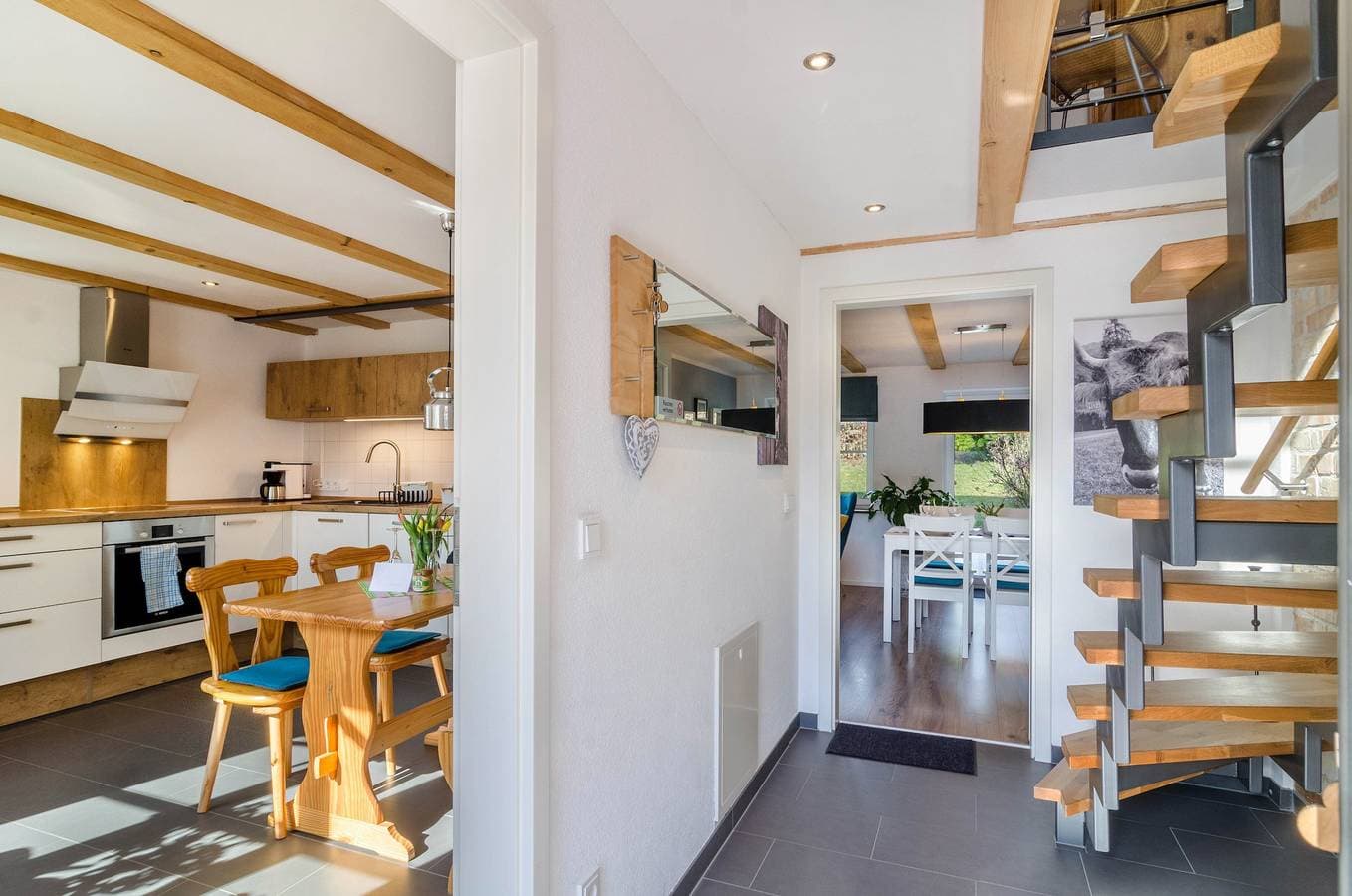 Foto 12 von 25: Ferienwohnung 'Schienerberghütte' mit privater Terrasse, privatem Garten und WLAN