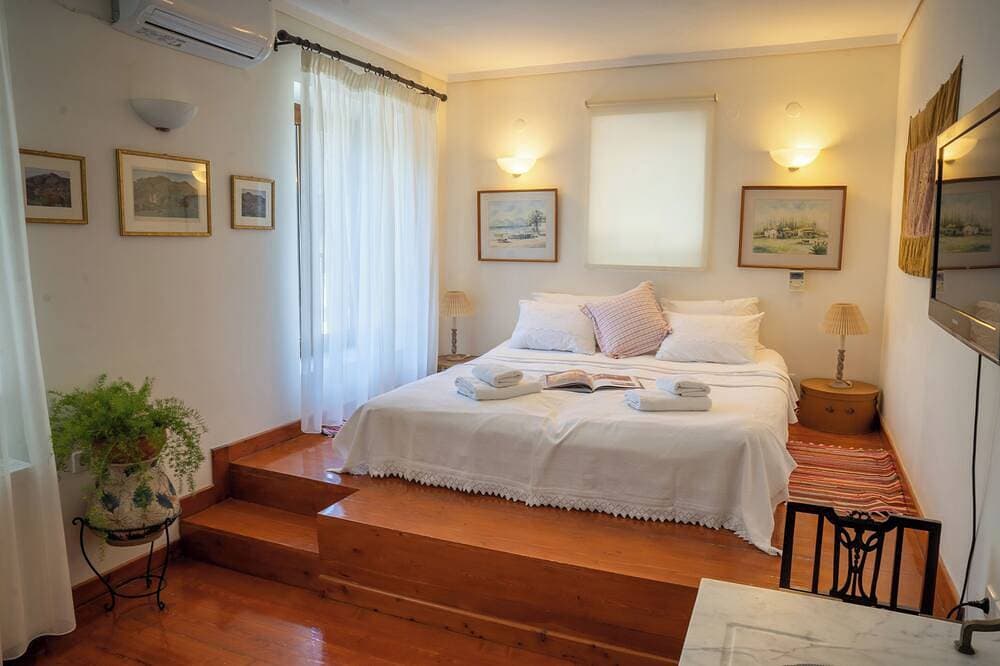 Foto 5 von 30: Luxuriöse Steinvilla in Olive Groove, direkt am Wasser