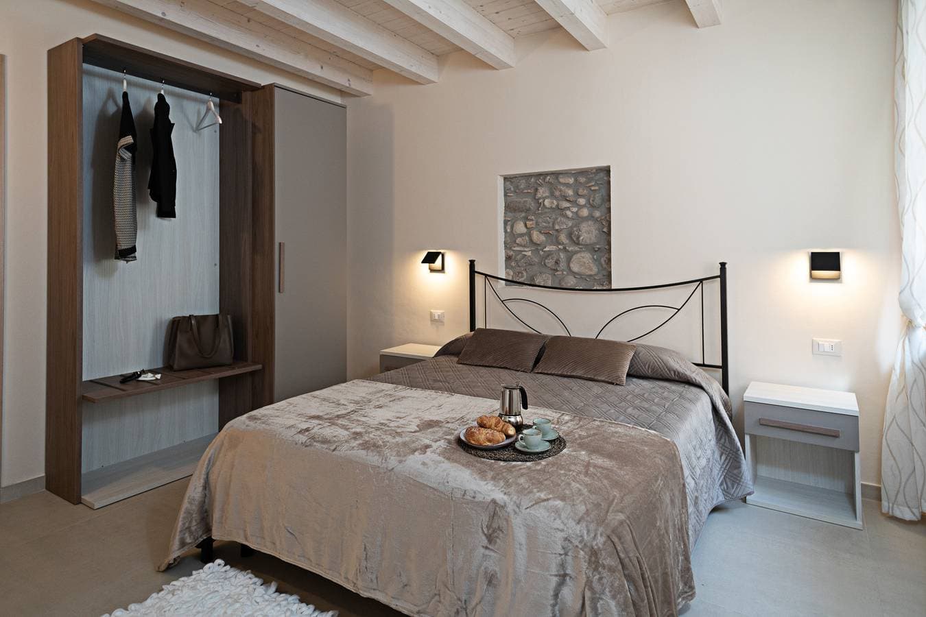 Foto 3 von 37: Regarda - Residenza Gj  1 Stock moderne Zweizimmerwohnung mit Dachterrasse