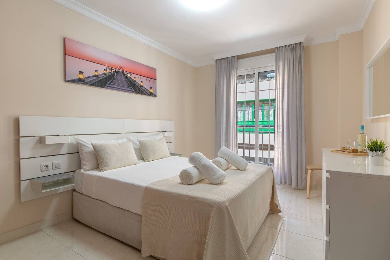 Foto 9 von 41: Ferienwohnung 'Isla Bonita San Juan Beach' mit Gemeinschaftsterrasse und WLAN