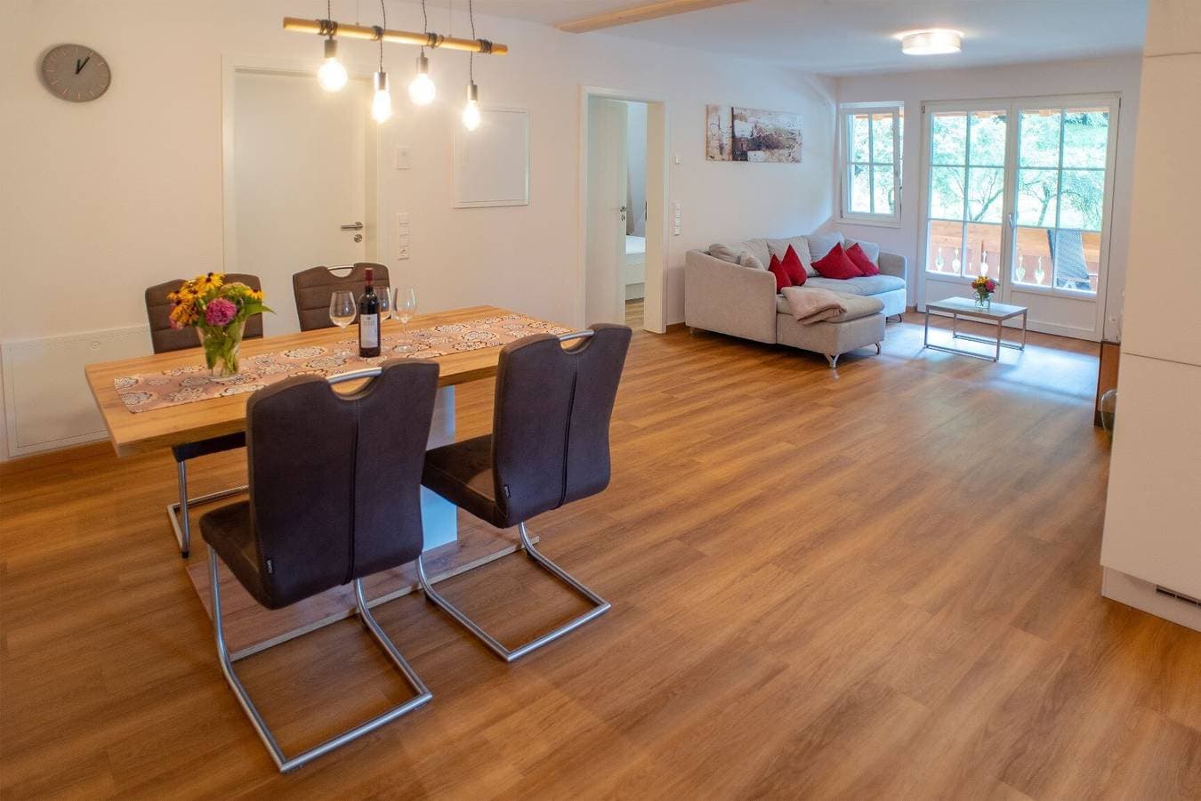 Foto 9 von 17: Ferienwohnung Löwenzahn mit Bergblick, Gemeinschaftsterrasse und WLAN