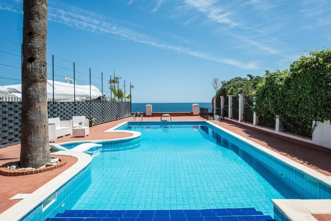 Foto 7 von 27: Villa Liberty sul mare - Camera Magenta - Cav/Cm