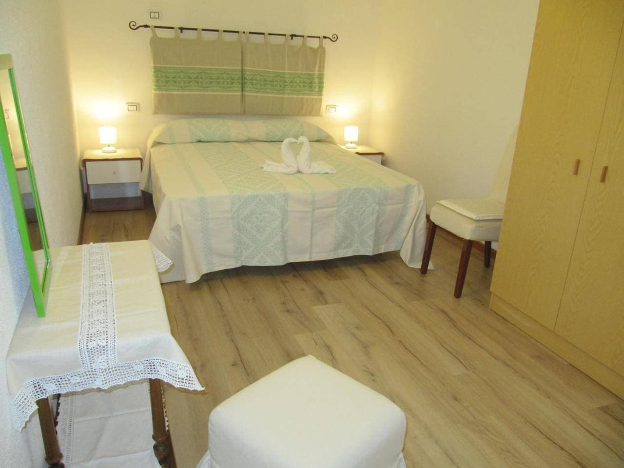 Foto 8 von 13: Double Room with Private Bathroom
