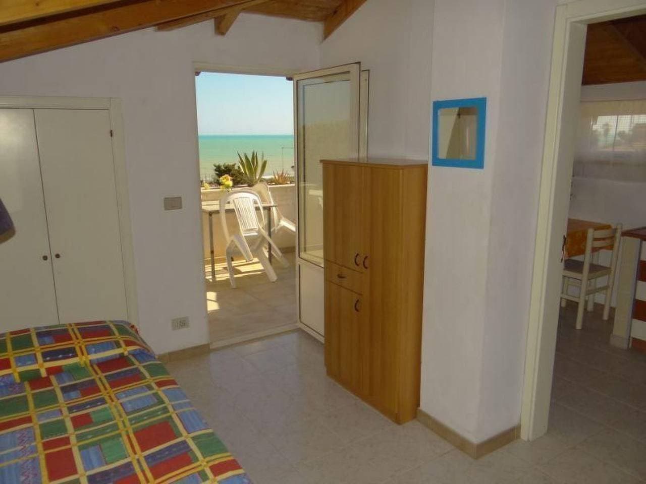Foto 9 von 40: Villa Matilde: Kleine Ferienwohnung mit Meerblick