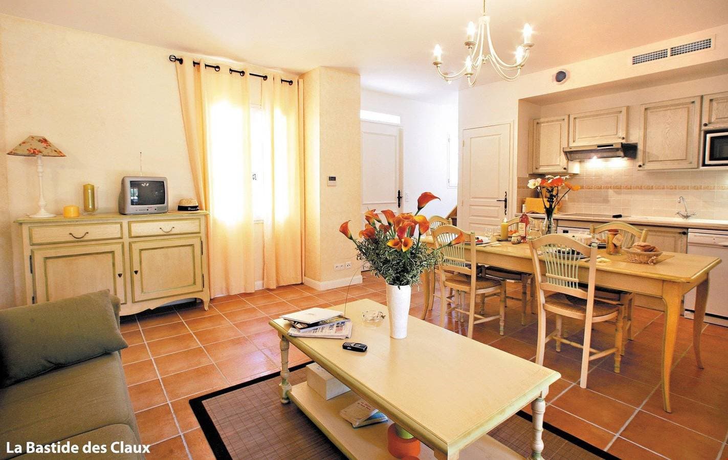 Foto 3 von 18: Ferienhaus für 4 Personen mit Pool