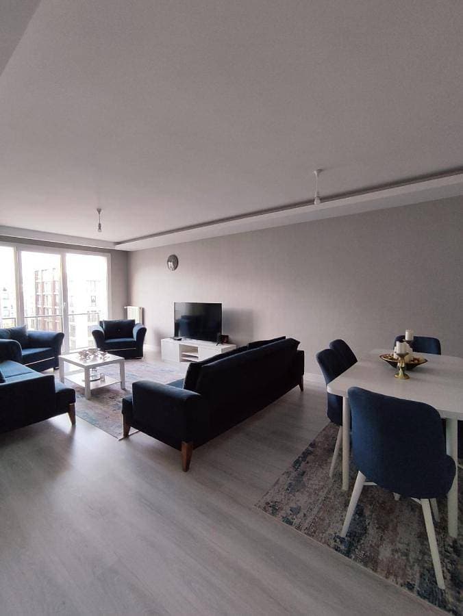 Large and modern apartment 1