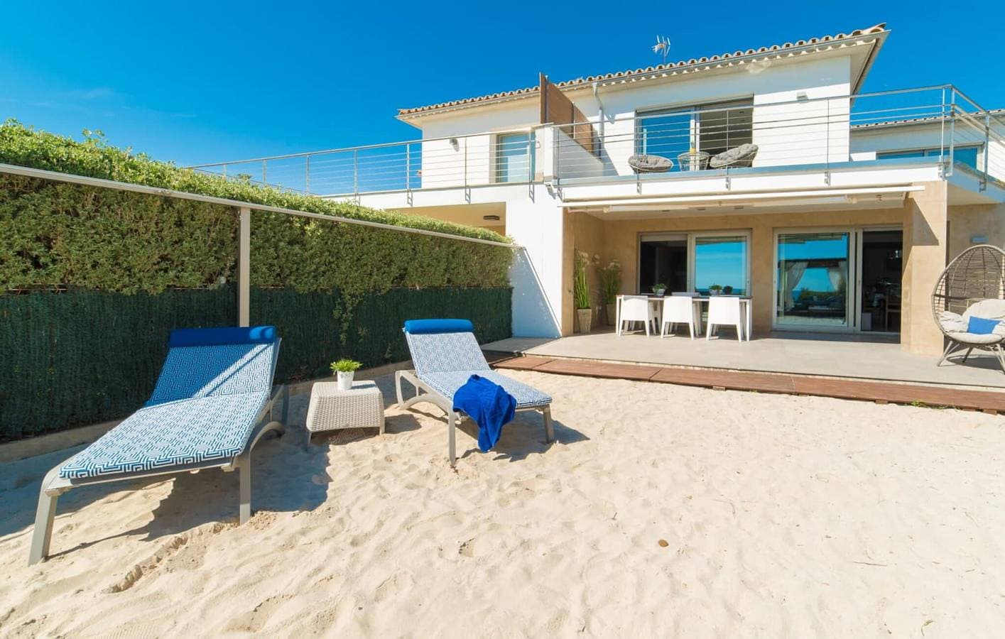 Meerblick-Apartment mit Terrasse, AC & WiFi, 100m zum Strand 1