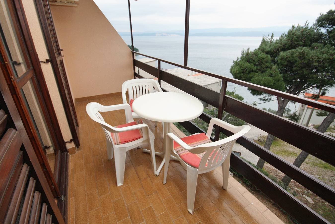 1-Zimmer-Ferienwohnung mit Balkon und Meerblick Nemira, Omis A-5884-c 1