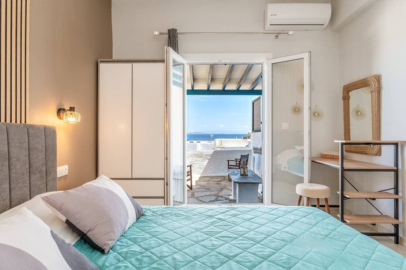 Foto 3 von 26: Ferienhaus 'Porto Galini Tinos Myrsini 106' mit Privatterrasse, WLAN und Klimaanlage