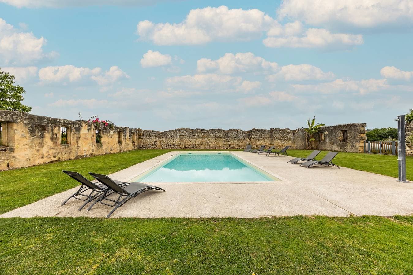 Foto 8 von 33: Ferienhaus 'Gîte Loft' mit Gemeinschaftspool, Terrasse und WLAN