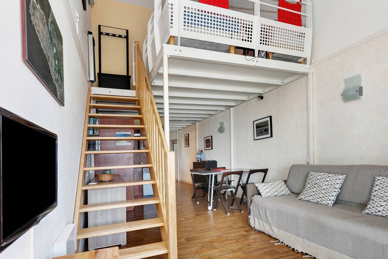 Foto 13 von 22: Apartment mit Meerblick, Gemeinschaftspool und privatem Balkon