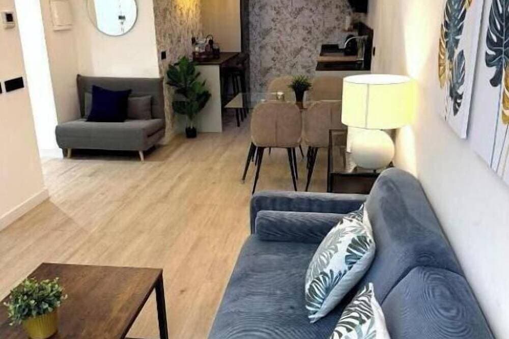 Foto 13 von 30: Stylish 120 m² Duplex Near Atocha Station – Sleeps 8, A/C & Fast WiFi