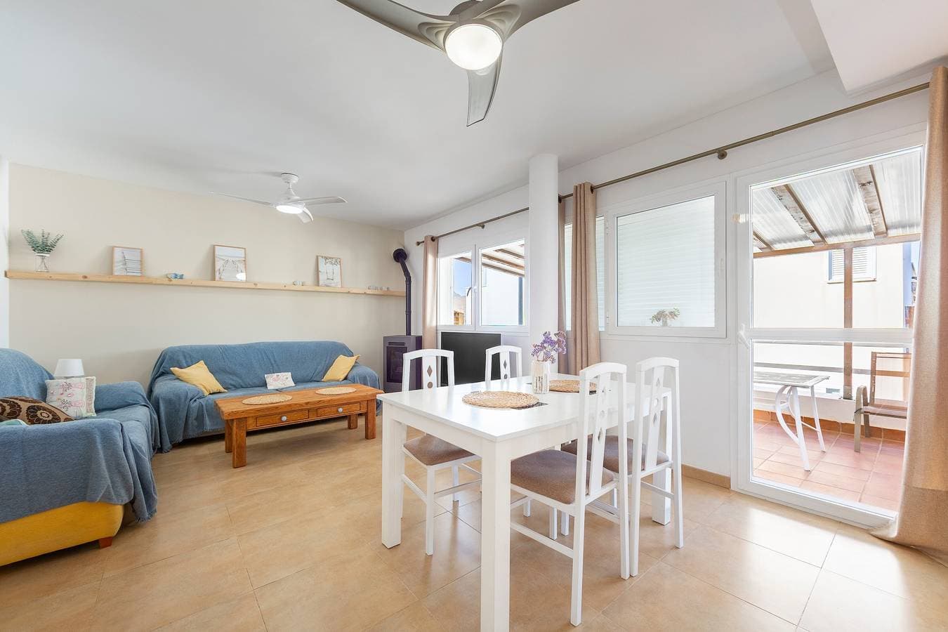 Foto 3 von 35: Ferienhaus 'Rous' mit Meerblick, privatem Pool und WLAN