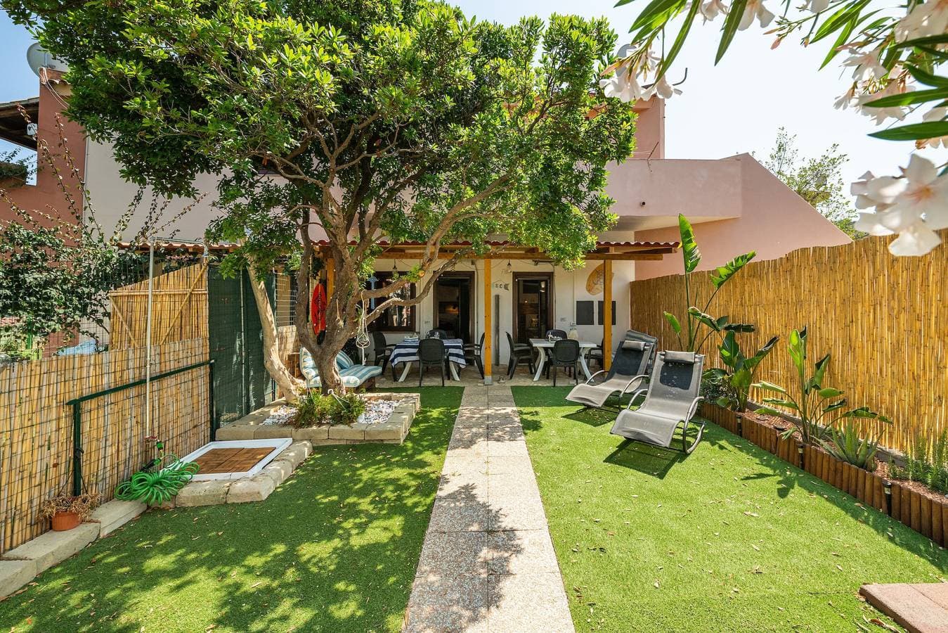 Foto 3 von 23: Ferienhaus 'Keka' mit privater Terrasse, Gemeinschaftsgarten und Klimaanlage