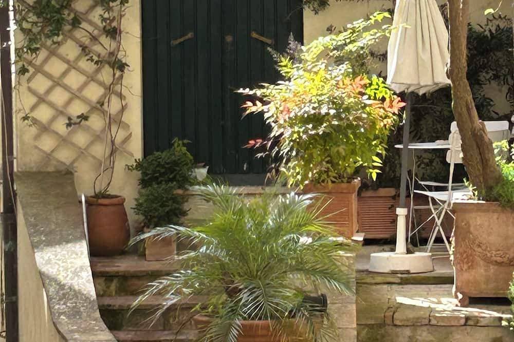 Foto 11 von 13: Riamori's Little Balcony: A Stylish Mini Home