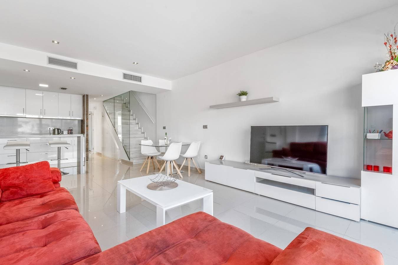 Foto 4 von 24: Villa 'Marinamed Residential Seaview' mit Meerblick, WLAN und Klimaanlage