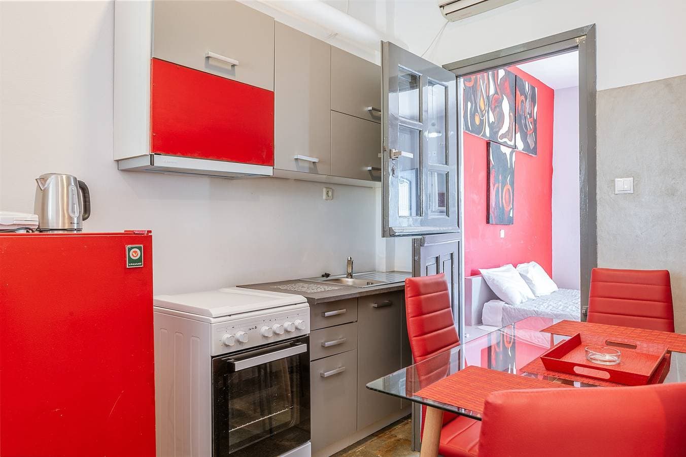 Foto 10 von 30: Ferienwohnung 'Porfira' mit privatem Garten, Wi-Fi und Klimaanlage