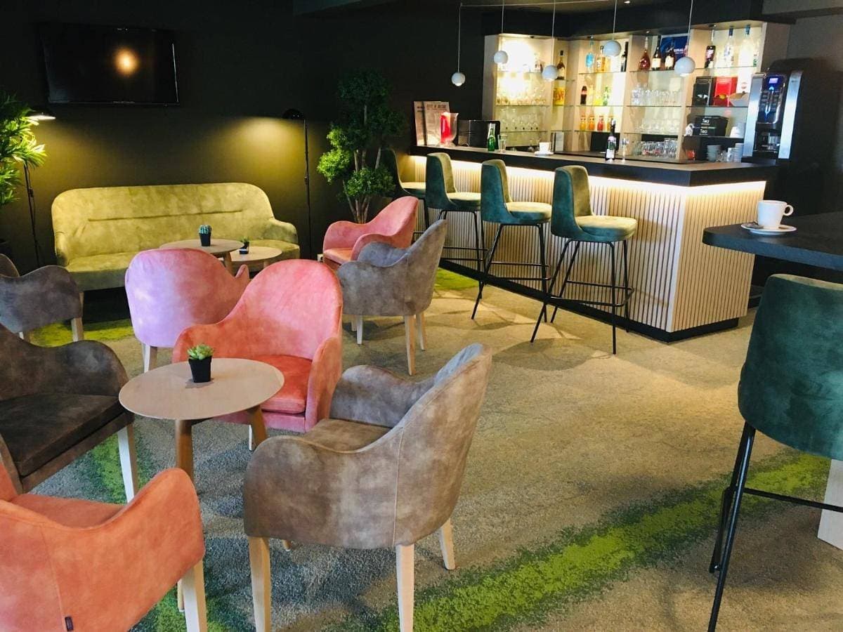 Hotel The Originals Bernay Acropole 1