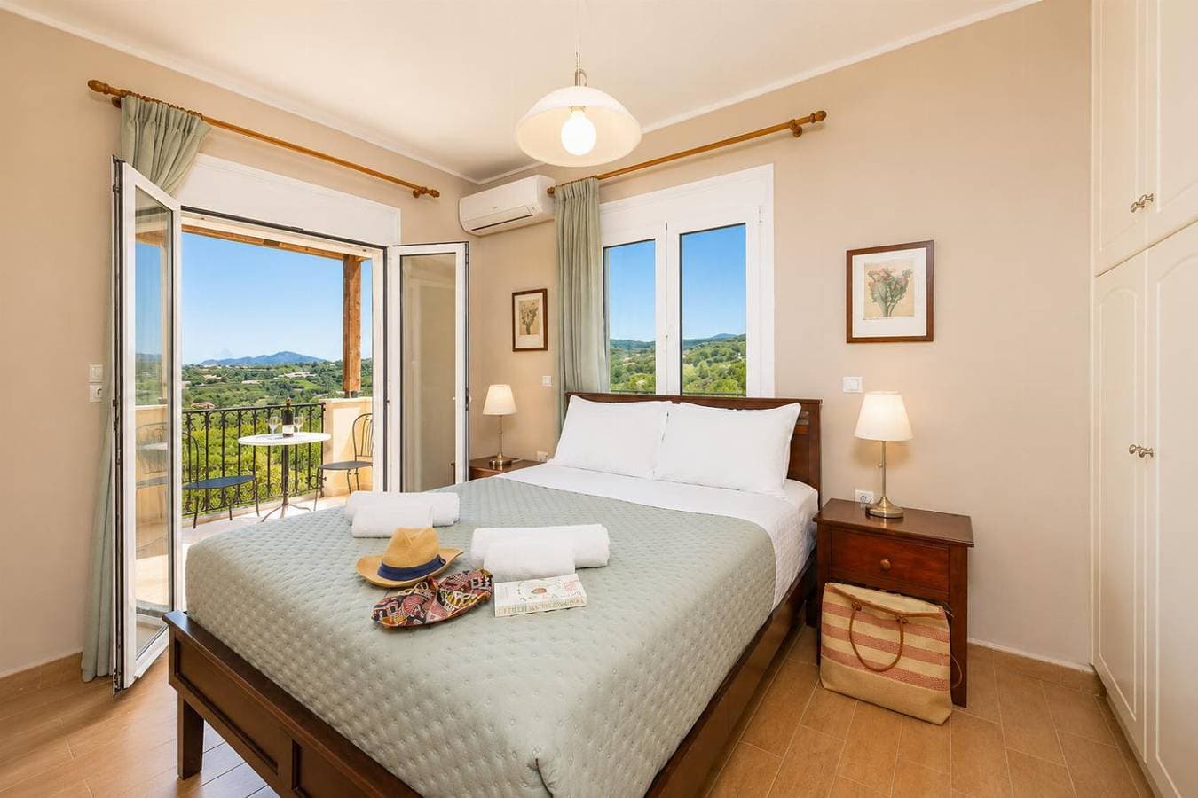 Foto 11 von 30: Villa für 8 Personen mit Balkon