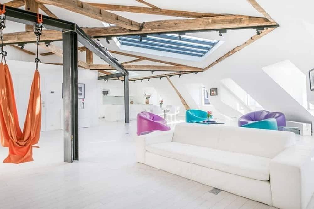 Foto 7 von 30: A Striking Sunlit Haussmann Penthouse- Luxury Living In Monceau Champs Elysees