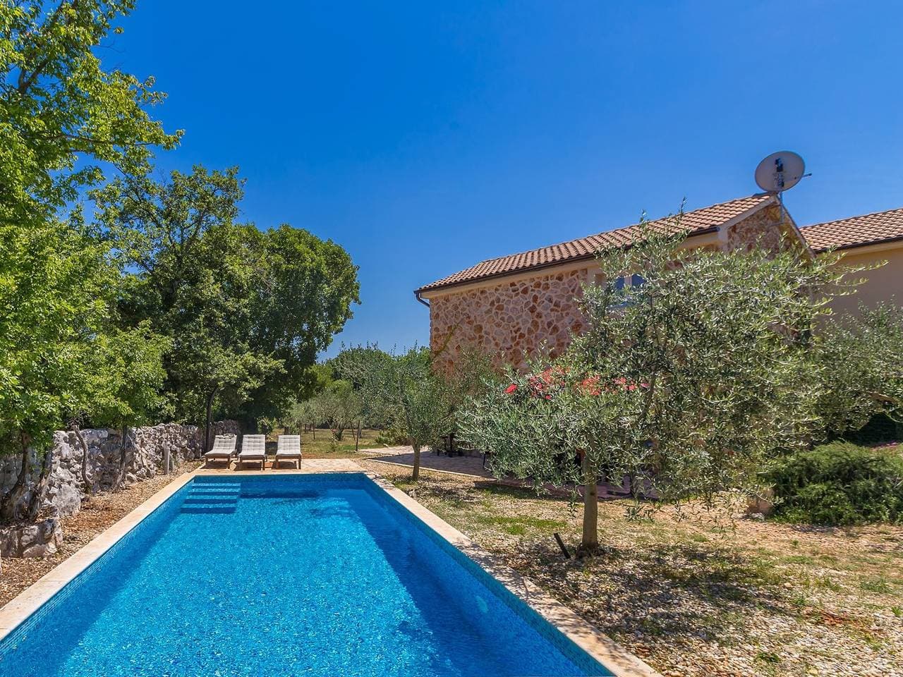 Foto 5 von 64: Ferienhaus Alyssa mit pool auf der Insel Krk, 3km vom Sandstrand