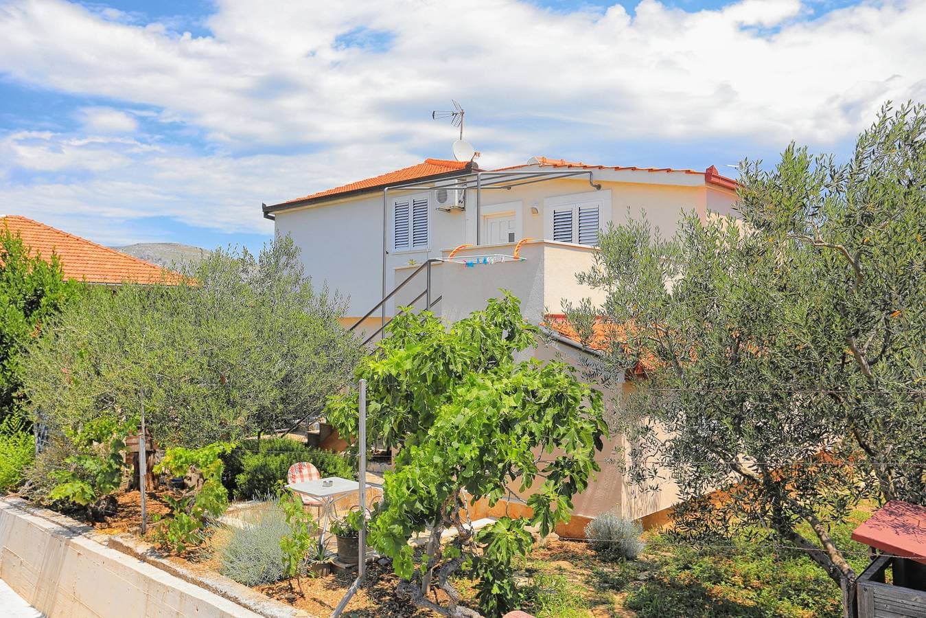 Foto 3 von 20: Zimmer mit Terrasse und Meerblick Trogir -b
