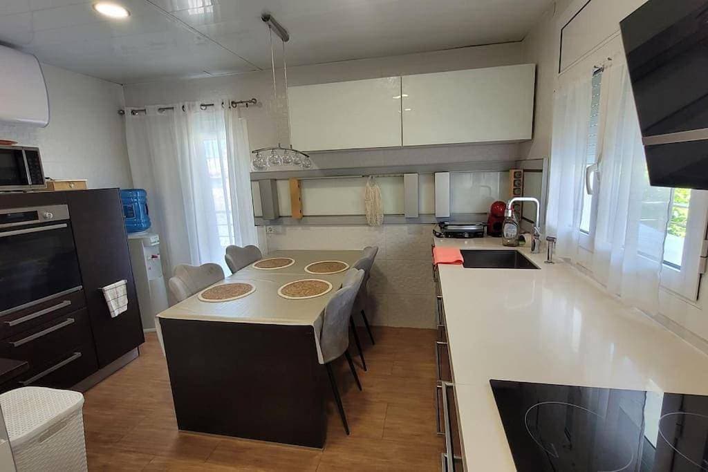 Foto 5 von 23: Three-Bedroom Apartment
