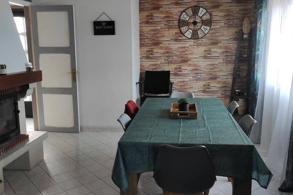 Foto 9 von 16: Cosy house with fireplace