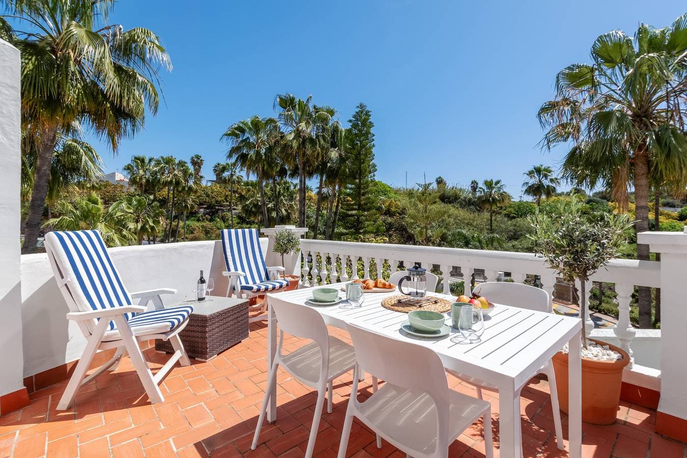 Foto 2 von 40: Las Palmas 2A - Oasis Properties