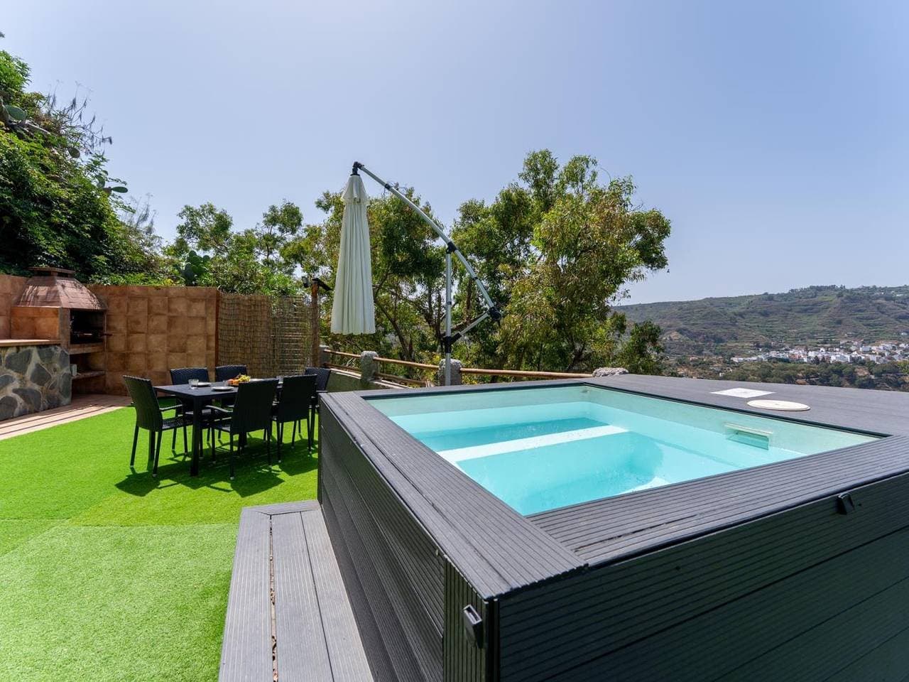 Vivelorural casa Priya, pool and views 1