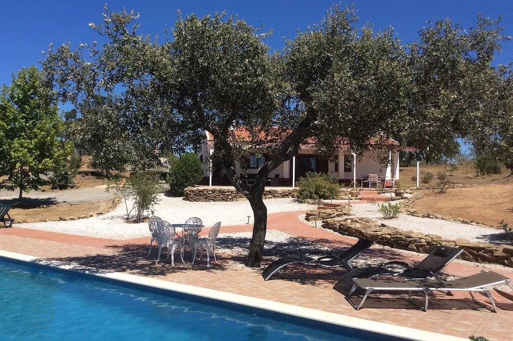 Wunderschönes Landhaus mit luxuriösem Pool und entspannendem Whirlpool 1