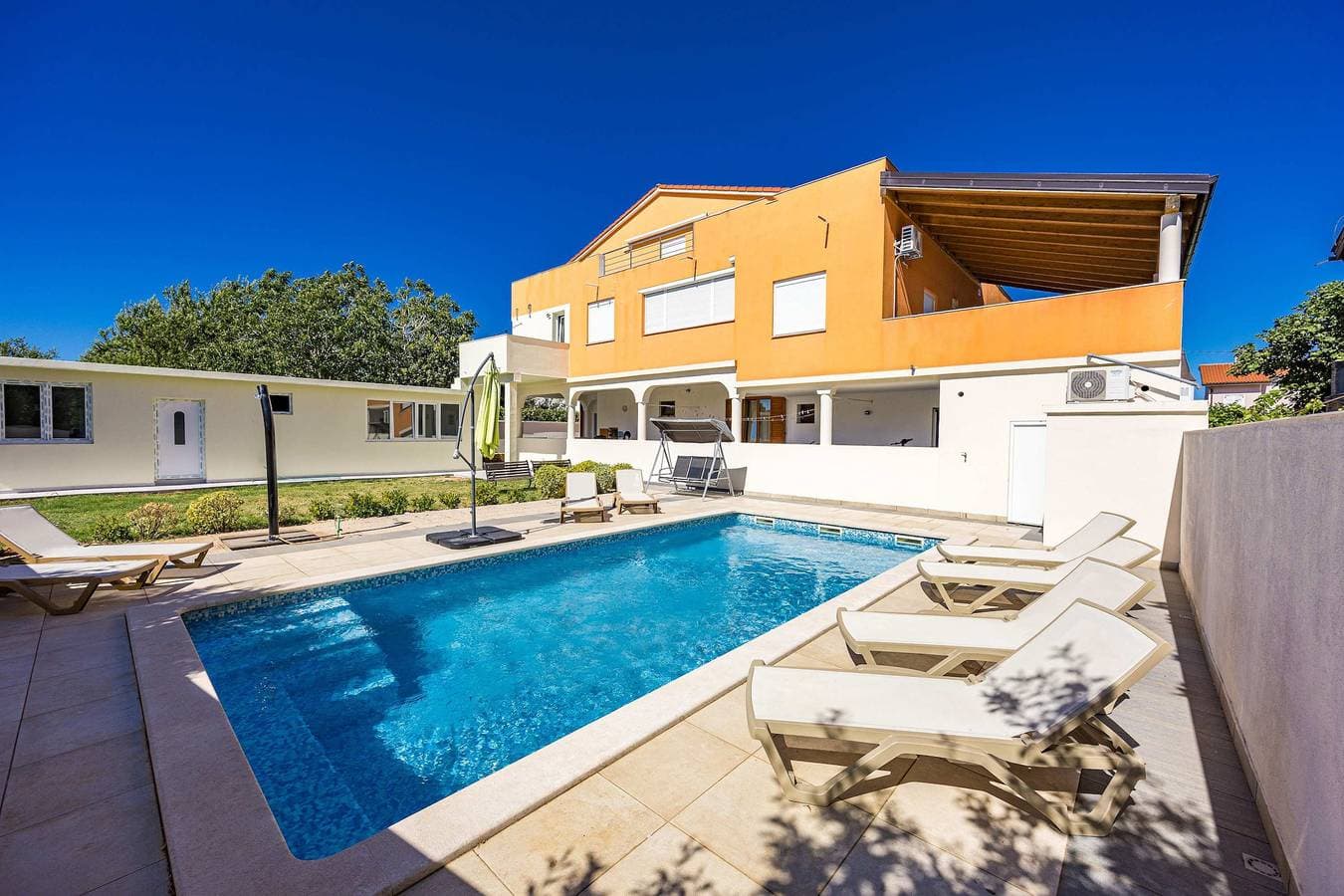 Foto 5 von 23: Ferienwohnung für 4 Personen mit Pool