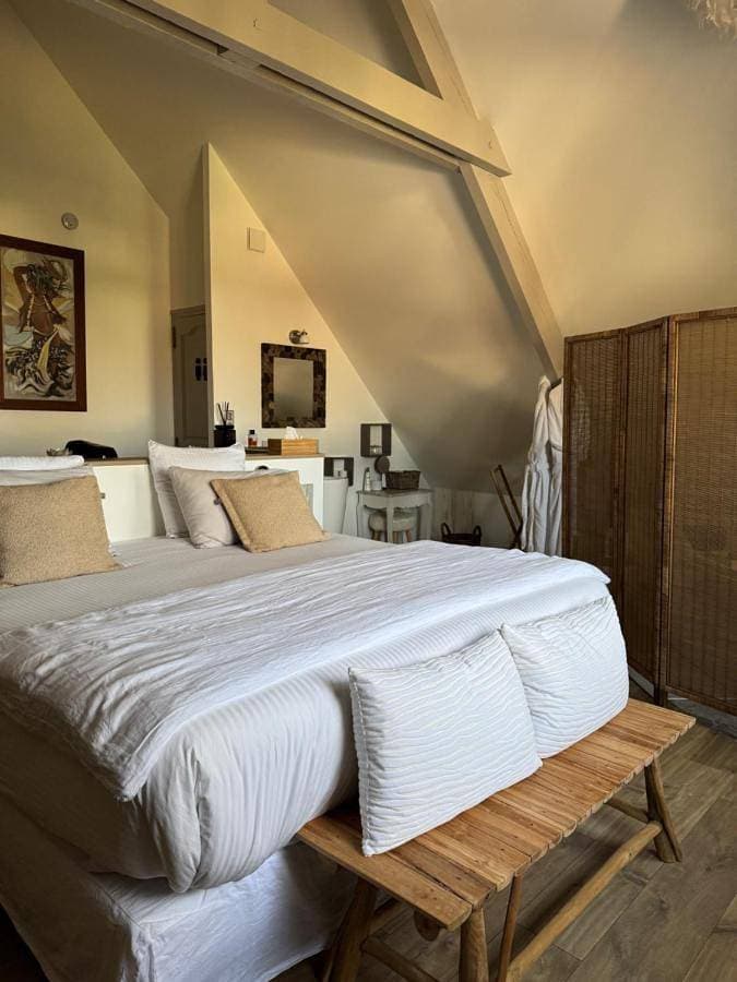Foto 4 von 16: Double Room with Private Bathroom