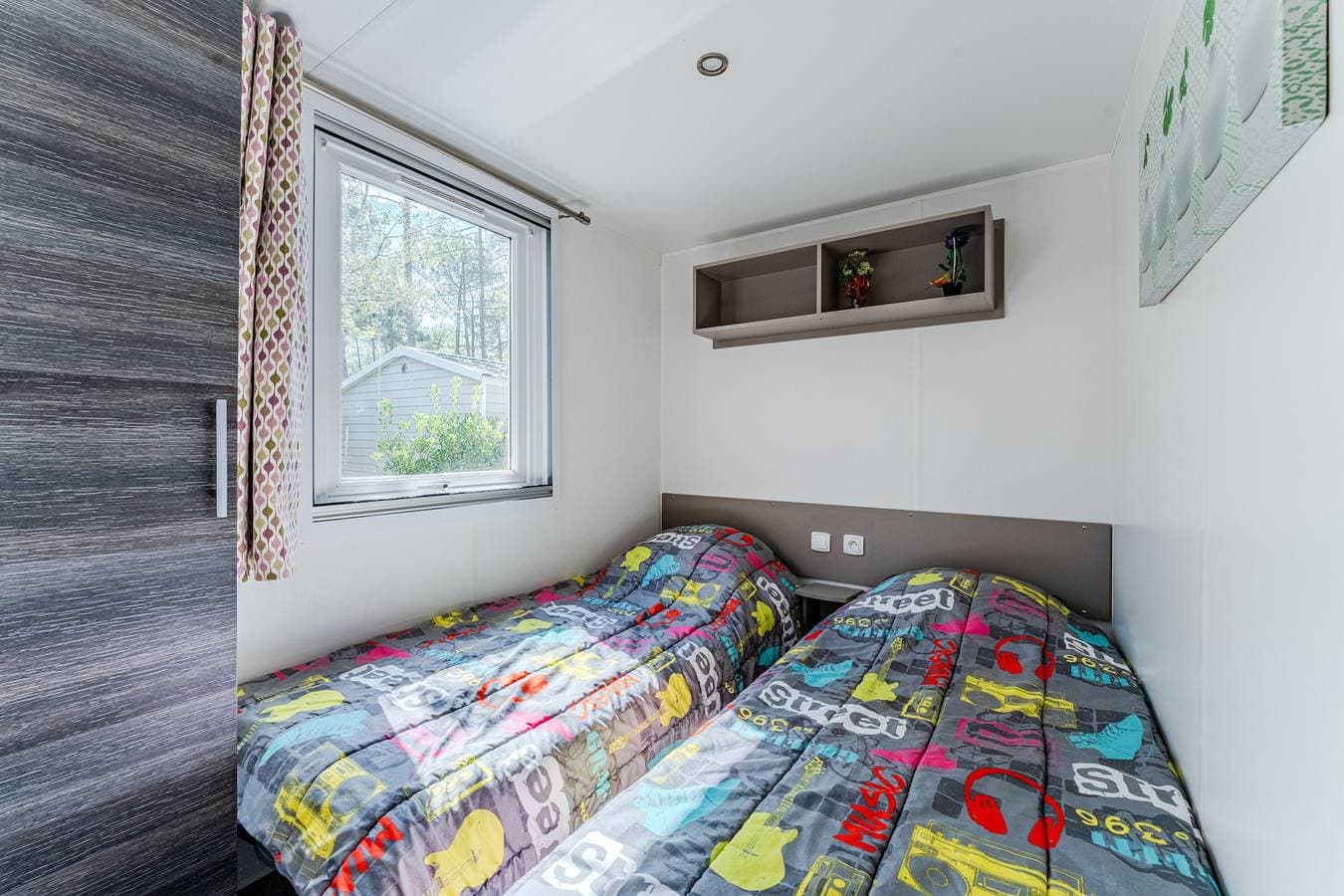 Foto 10 von 25: Mobilheim 'Les Dunes De Contis' mit Gemeinschaftspool, privater Terrasse und Klimaanlage